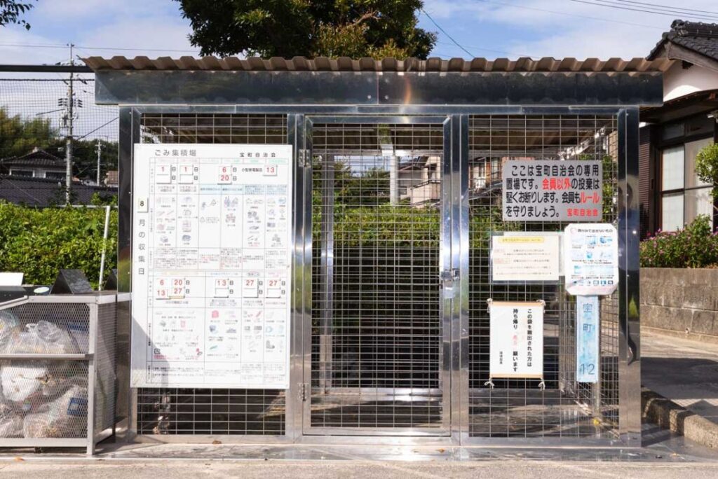 ステンレス製 大型ゴミステーション ダストフレーム(組立式ゴミ収納庫)