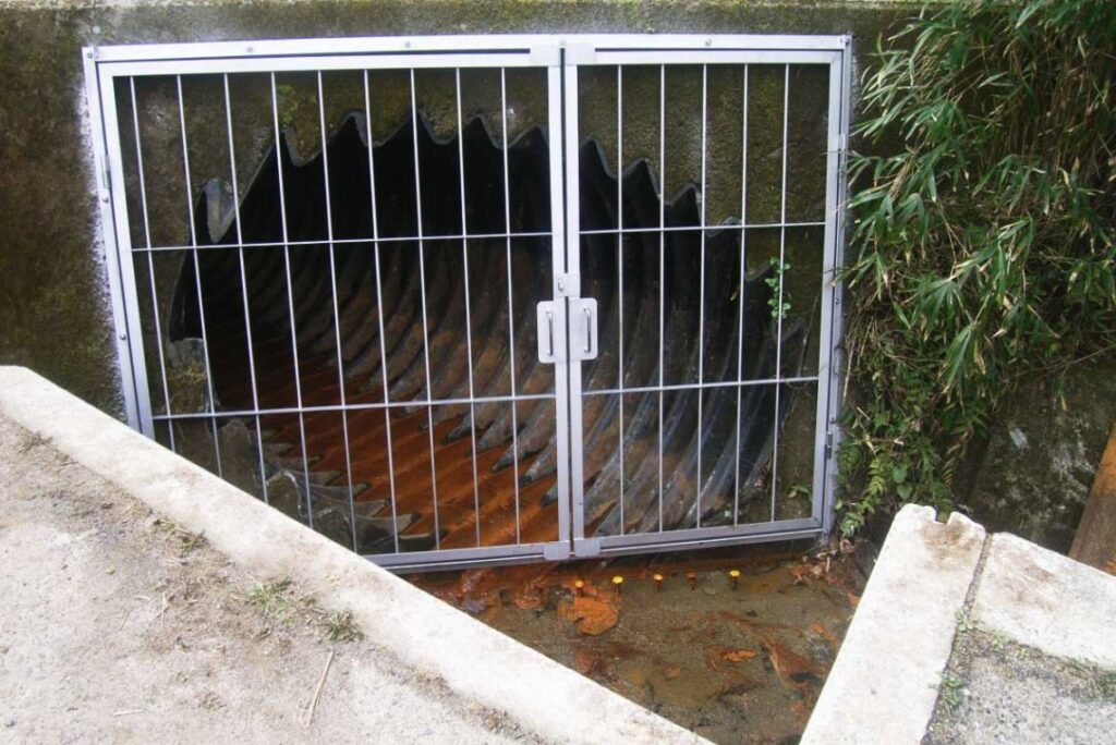 山口県　ステンレス光のステンレス製 フェンス・柵 加工･施工事例